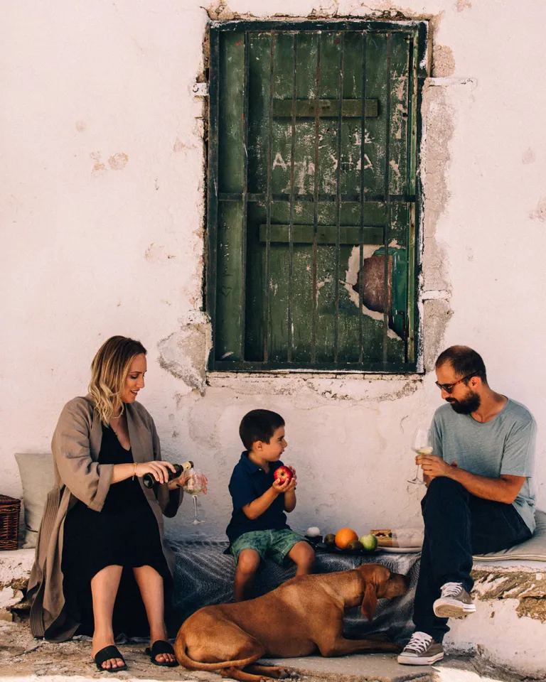 MBO Roi Kalfopoulou Rocabella Family Portrait 17