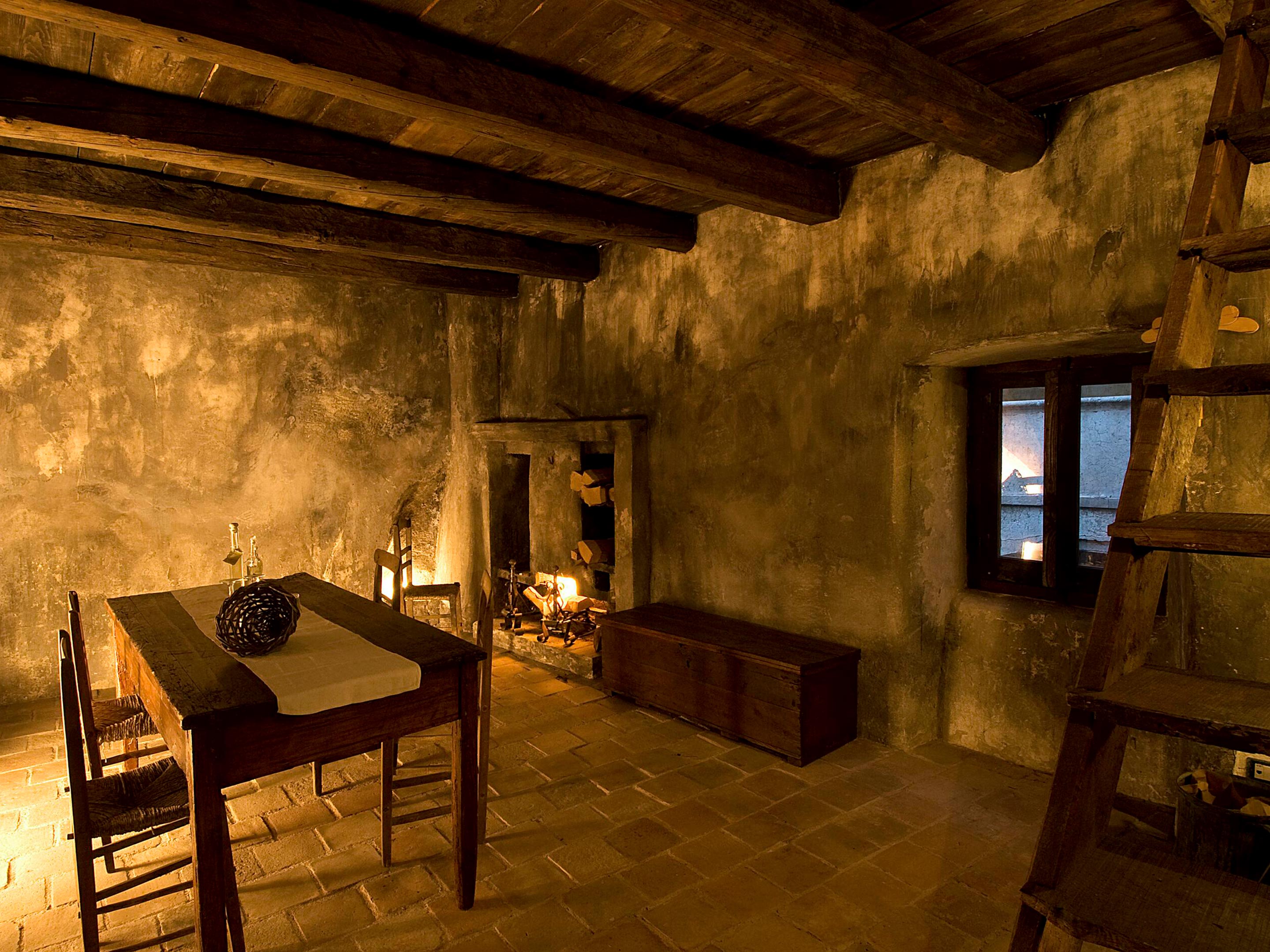 Sextantio Albergo Diffuso Table Interior in Santa Stefano Di Sessanio