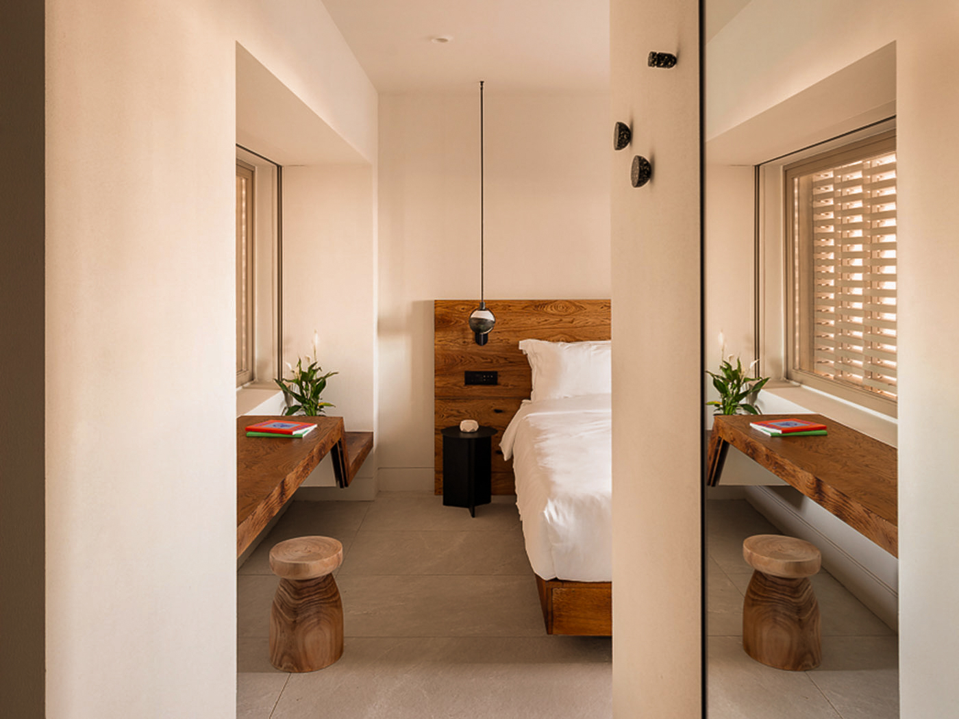 Nous Santorini Superior Garden V4 R 04