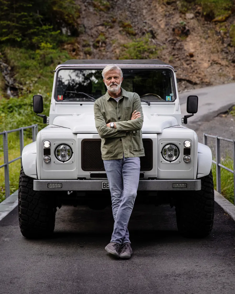 01 GRANT MIDSHOT Teaser