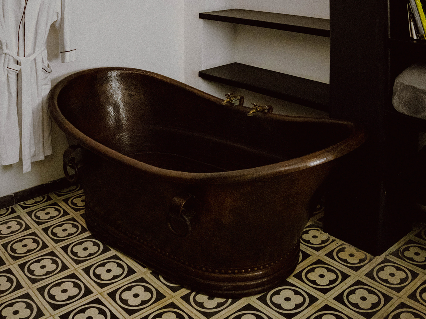 Elena De Cobra Mama Elene R 03 (1)