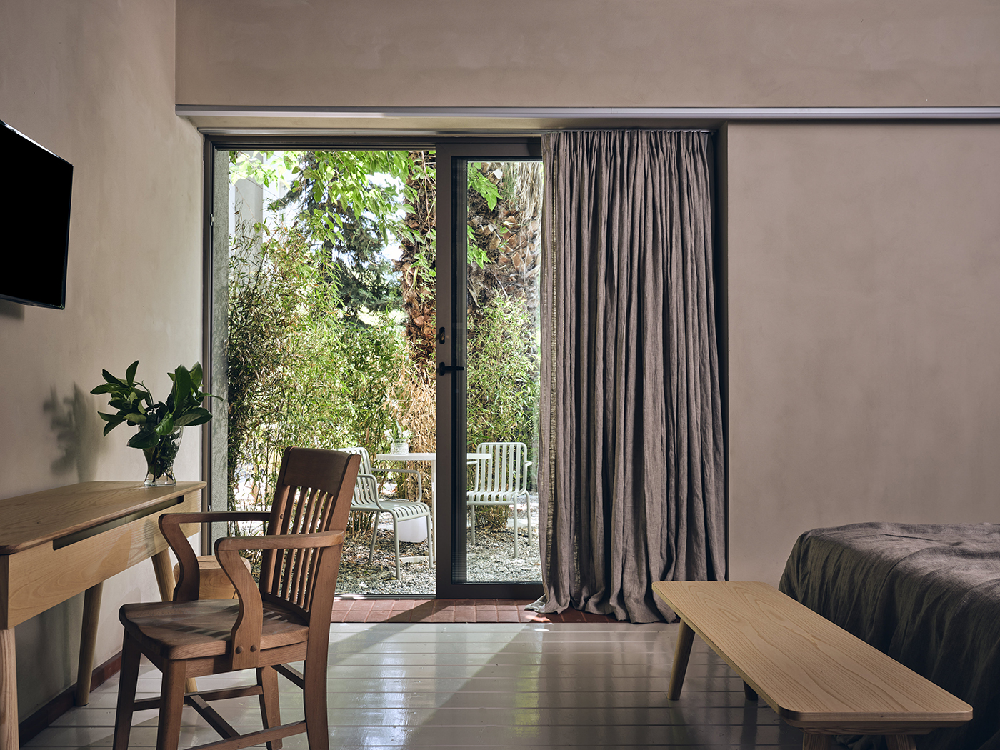 Ekies Suite With Garden V3 R 05