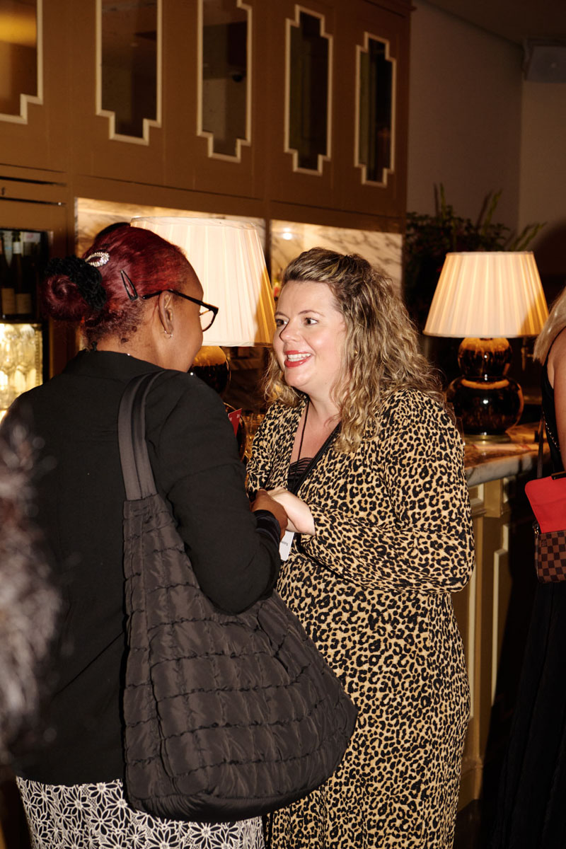 DH24 SALES S London Travelpro 07