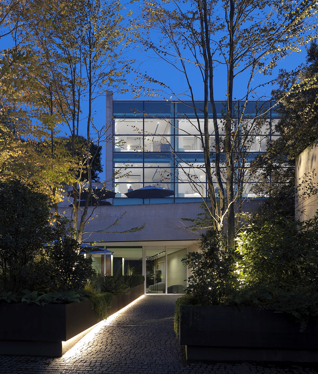 C Hotel And Spa Exterior Facade Entrance View By Night K 01 X2