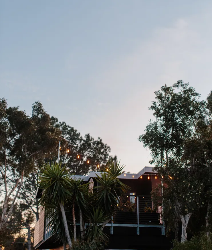 004 Twelve Senses Exterior