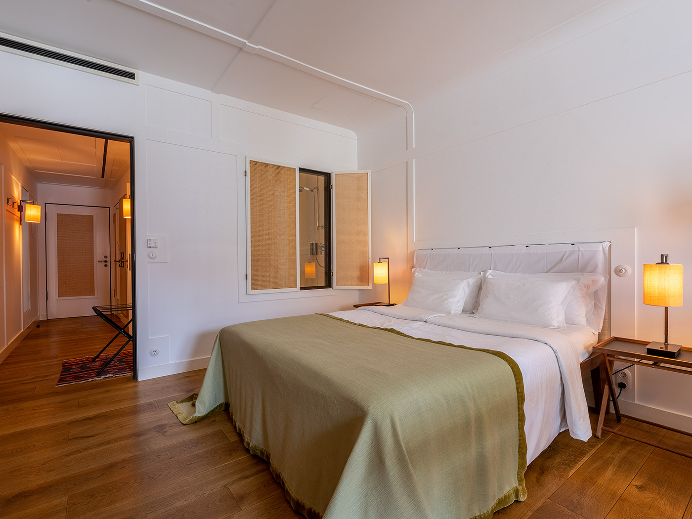 Louis Hotel Courtyard Deluxe R 01 (1)