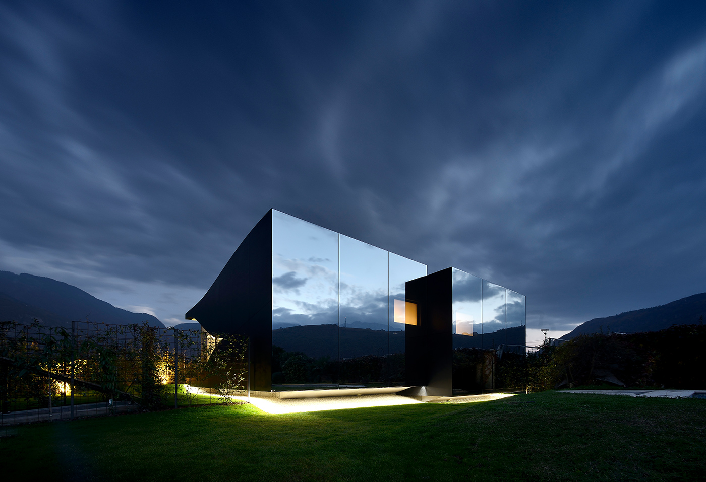 DH Blog Design Series Peter Pichler Mirror House 01