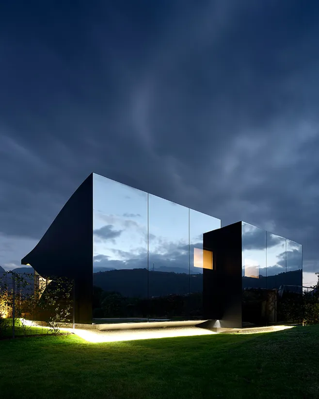 DH Blog Design Series Peter Pichler Mirror House 01