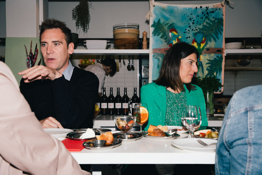 DH SALES24 S Sydney Travelpro 0125