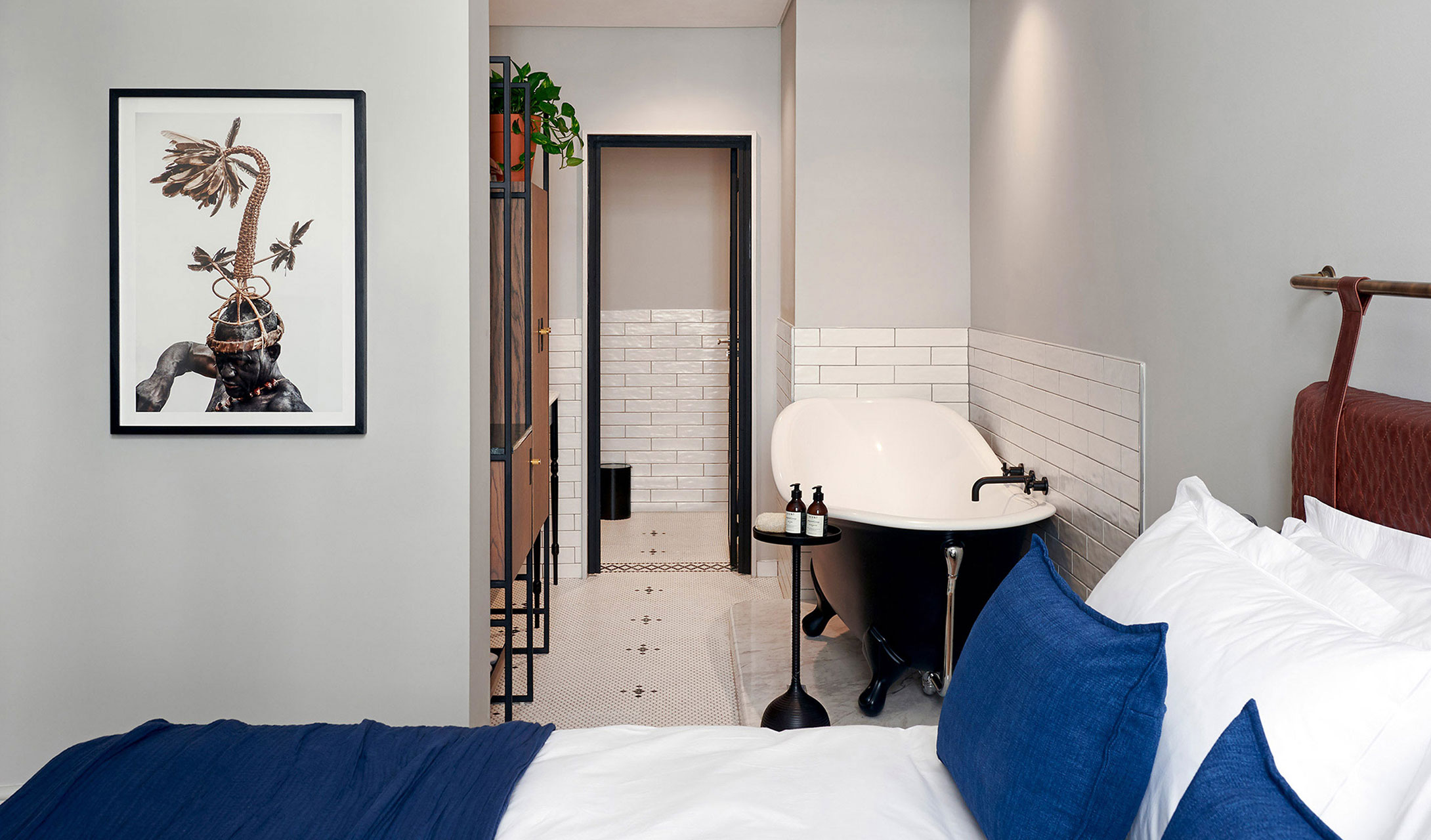 G 17 Gorgeous George