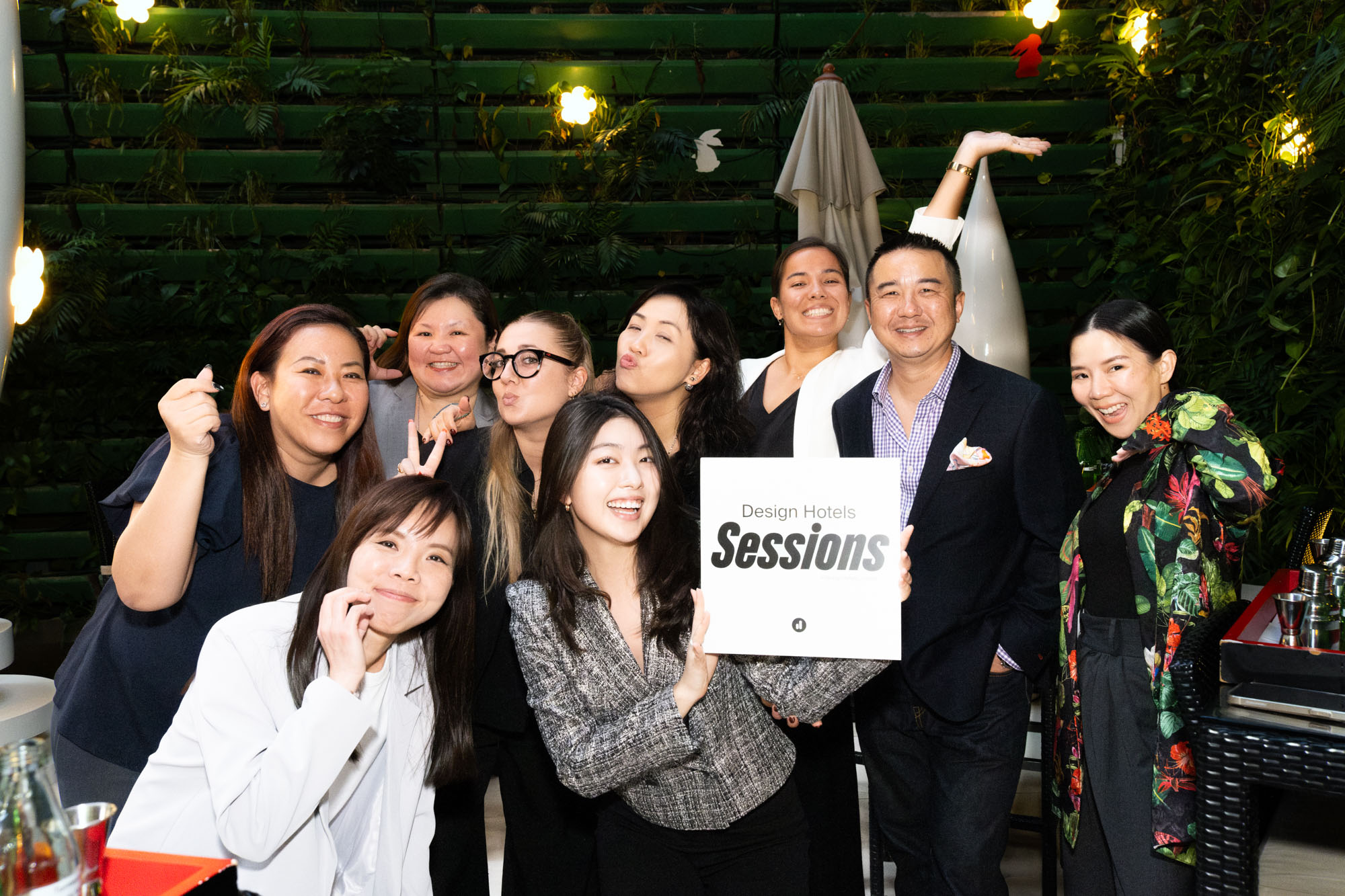 DH SALES24 S Hong Kong Travelpro 01