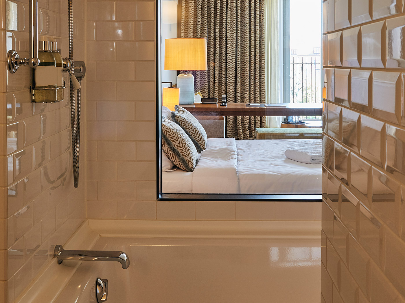 Louis Hotel Market View Deluxe R 03 (1)