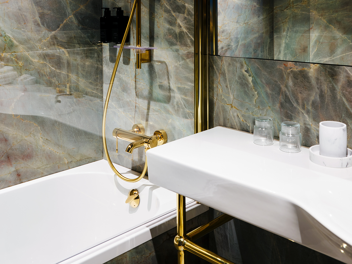 Hotel Reja Deluxe Suite R 07