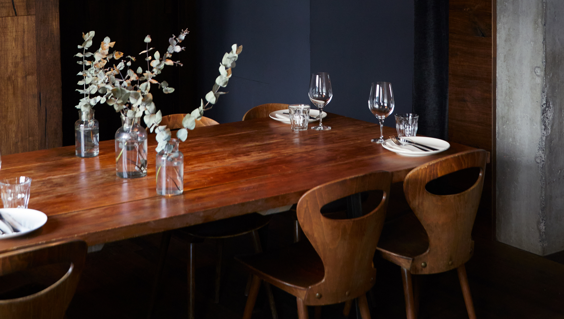 007 L Ovella Negra Dining Table Interior