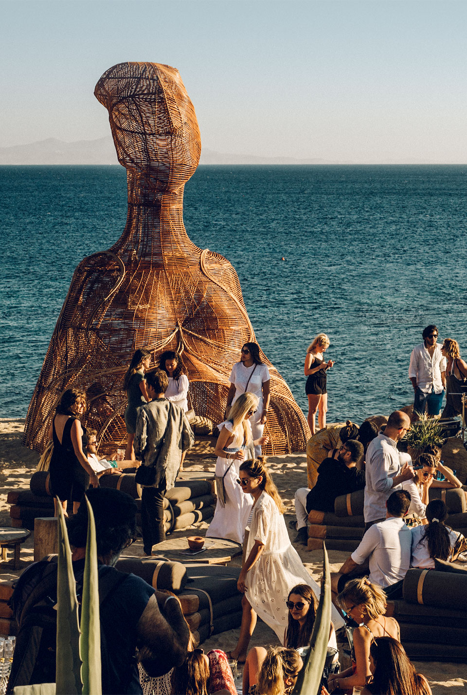 5D9db12520ac3ae1ab268dd8 Arthur Mamou Mani 02