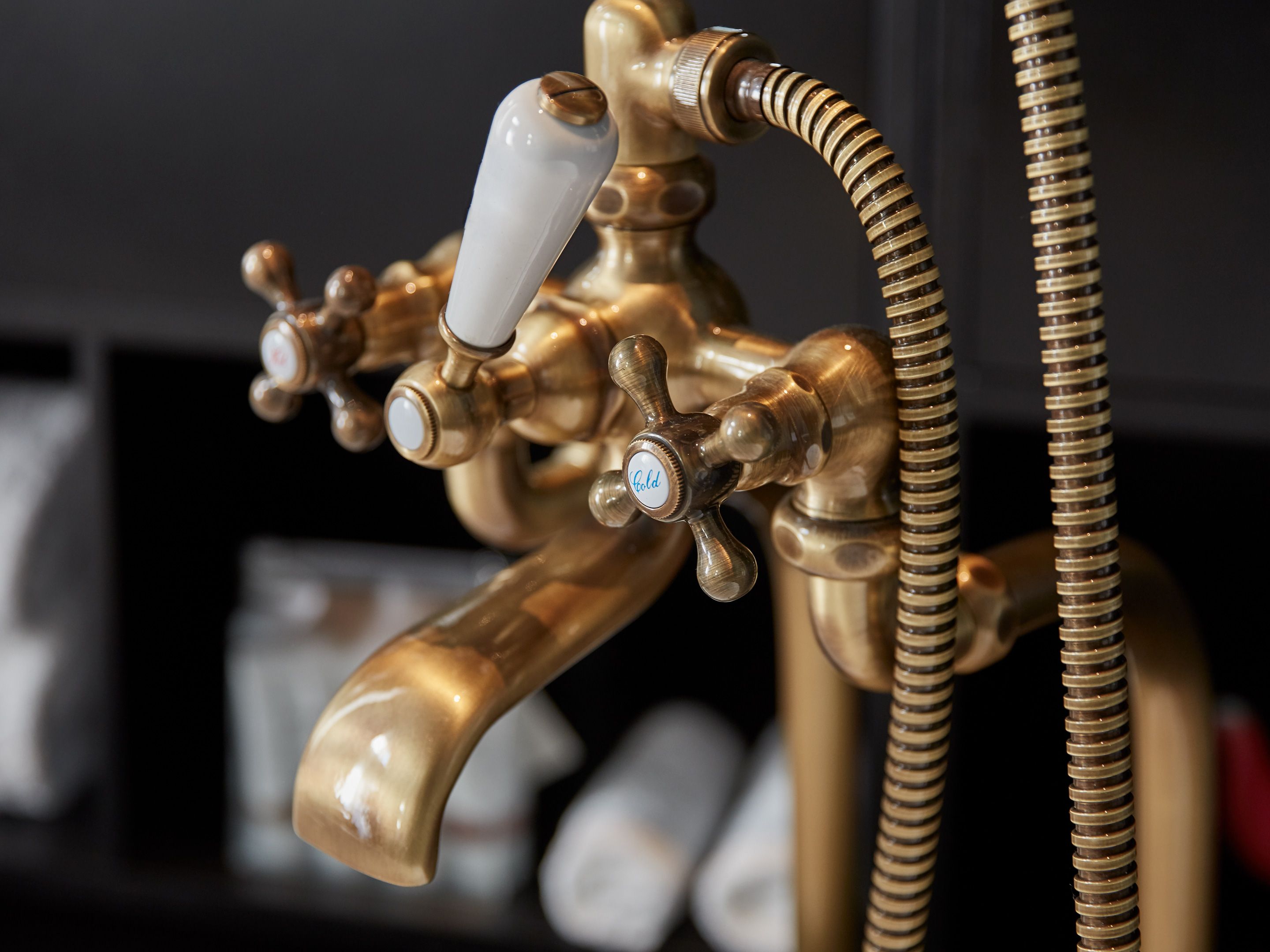 Sir Savigny Suite, Sir Savigny