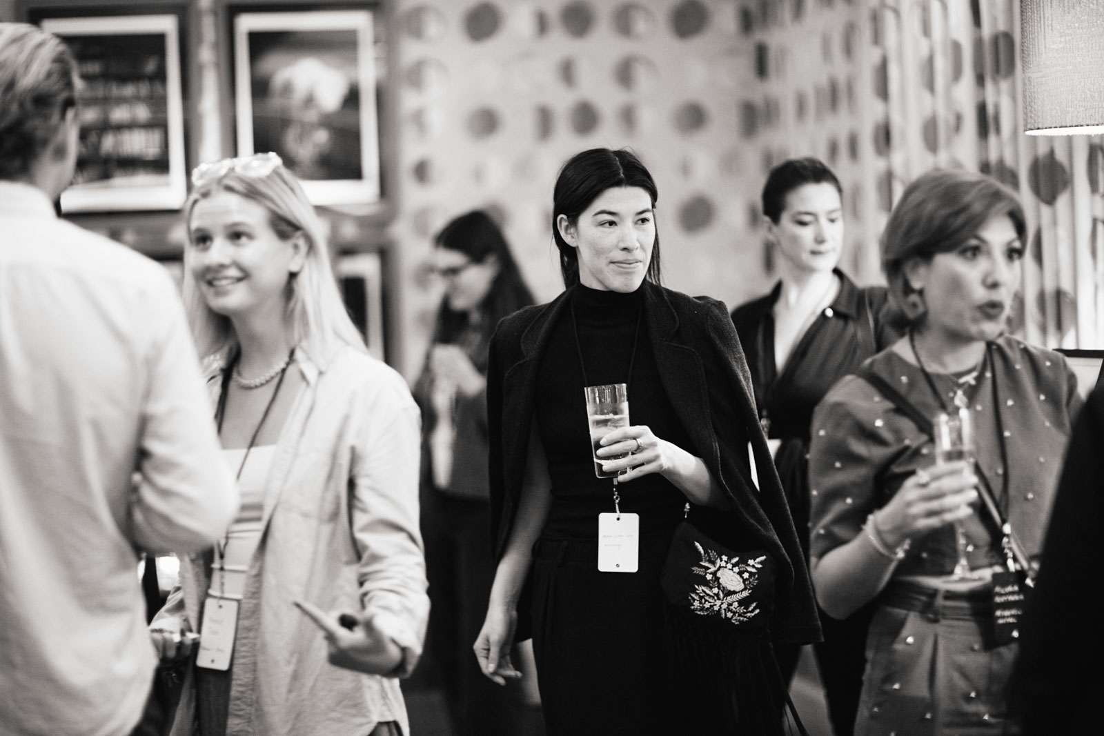 DH24 SALES Newyork SE CE Travelpro 09