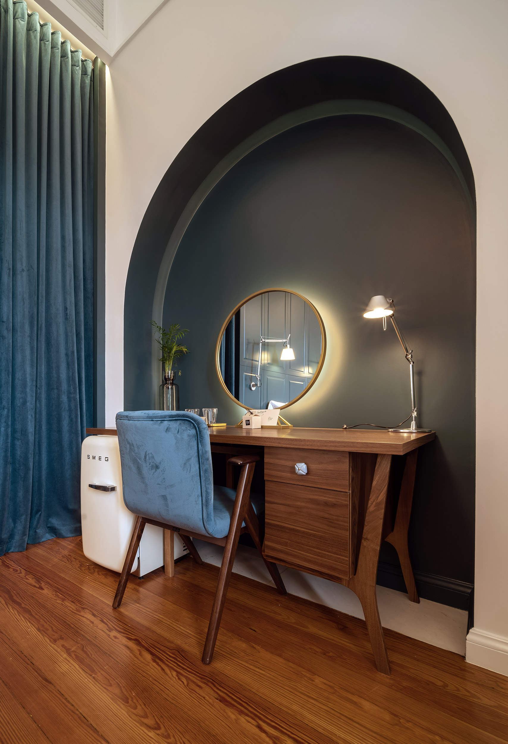 G 11 The Bold Type Hotel