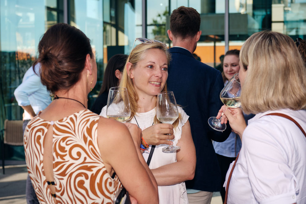 DH24 SALES CE Munich Travelpro06