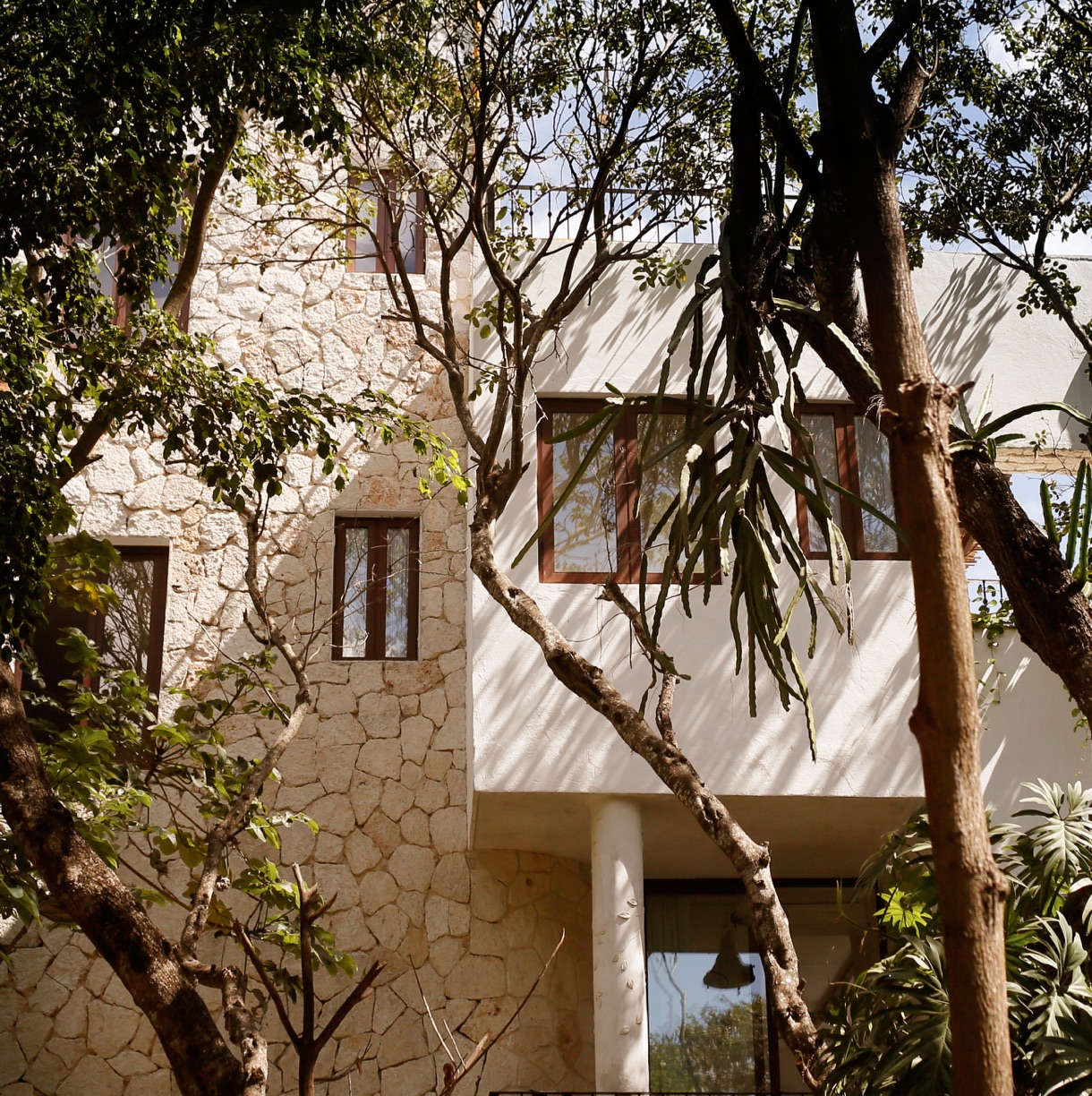 Conscious Eye On – Hotel La Semilla 02