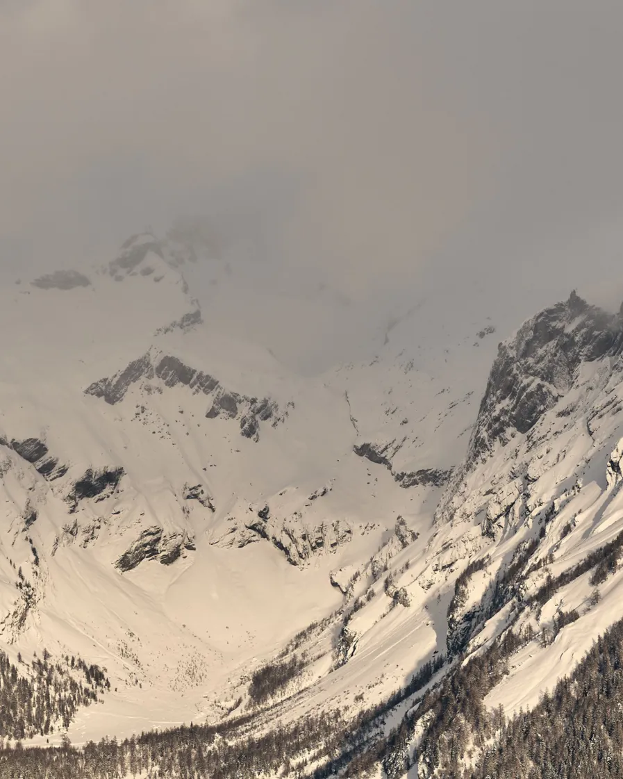 Sustainable Hotel Chetzeron 01