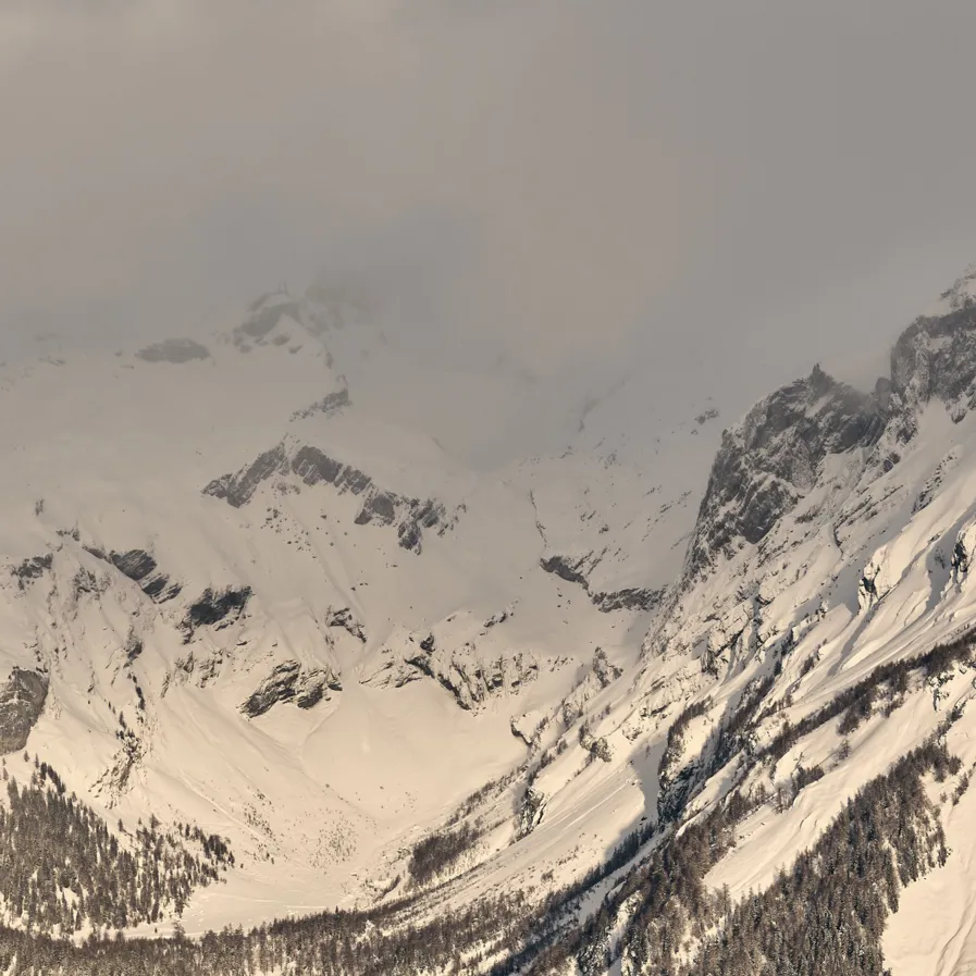 Sustainable Hotel Chetzeron 01