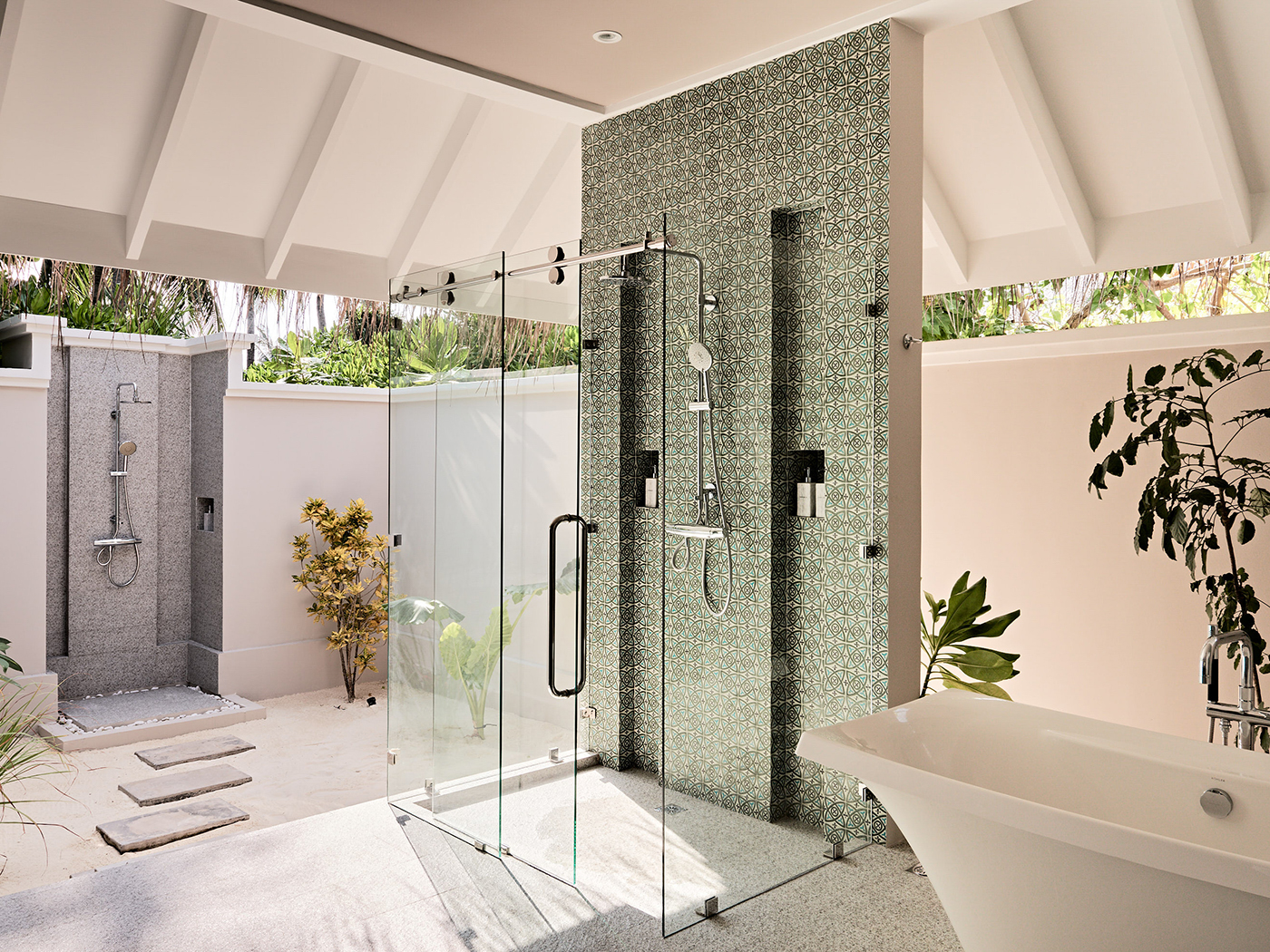 Seaside Finolhu Beach Pool Villa V2 R 03