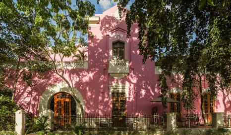 Rosas and Xocolate Rosa Facade in Merida