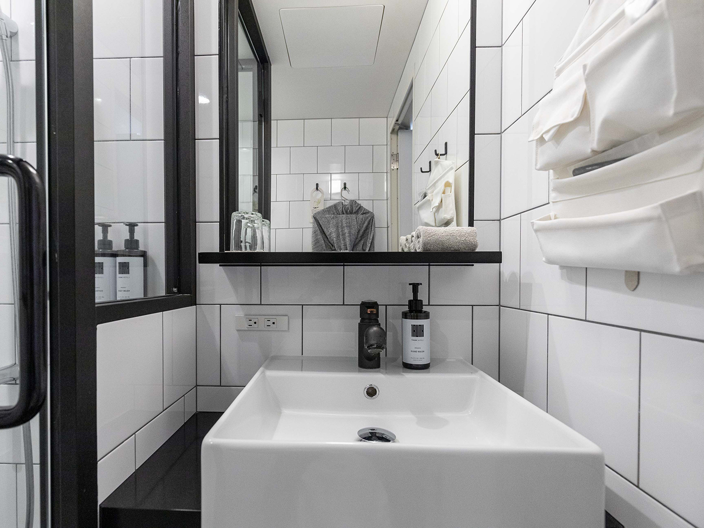 Trunk Hotel Standard R 07 (1)