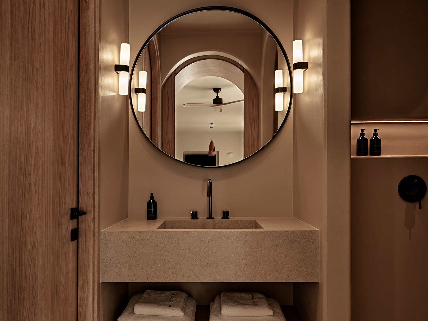 Tella Thera Superior Suite R 05