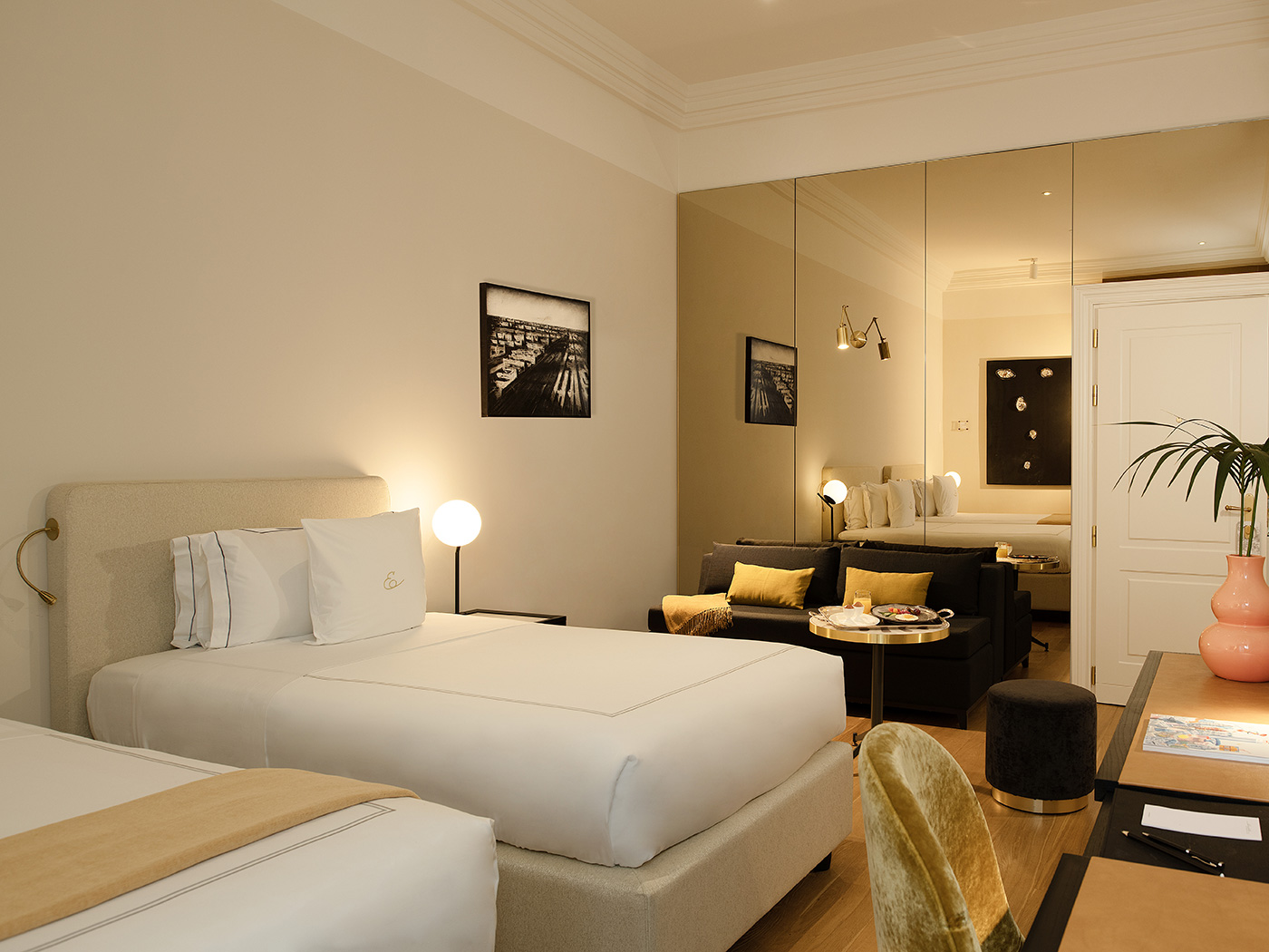 Elizabeth Unique Triple Luxury R 02