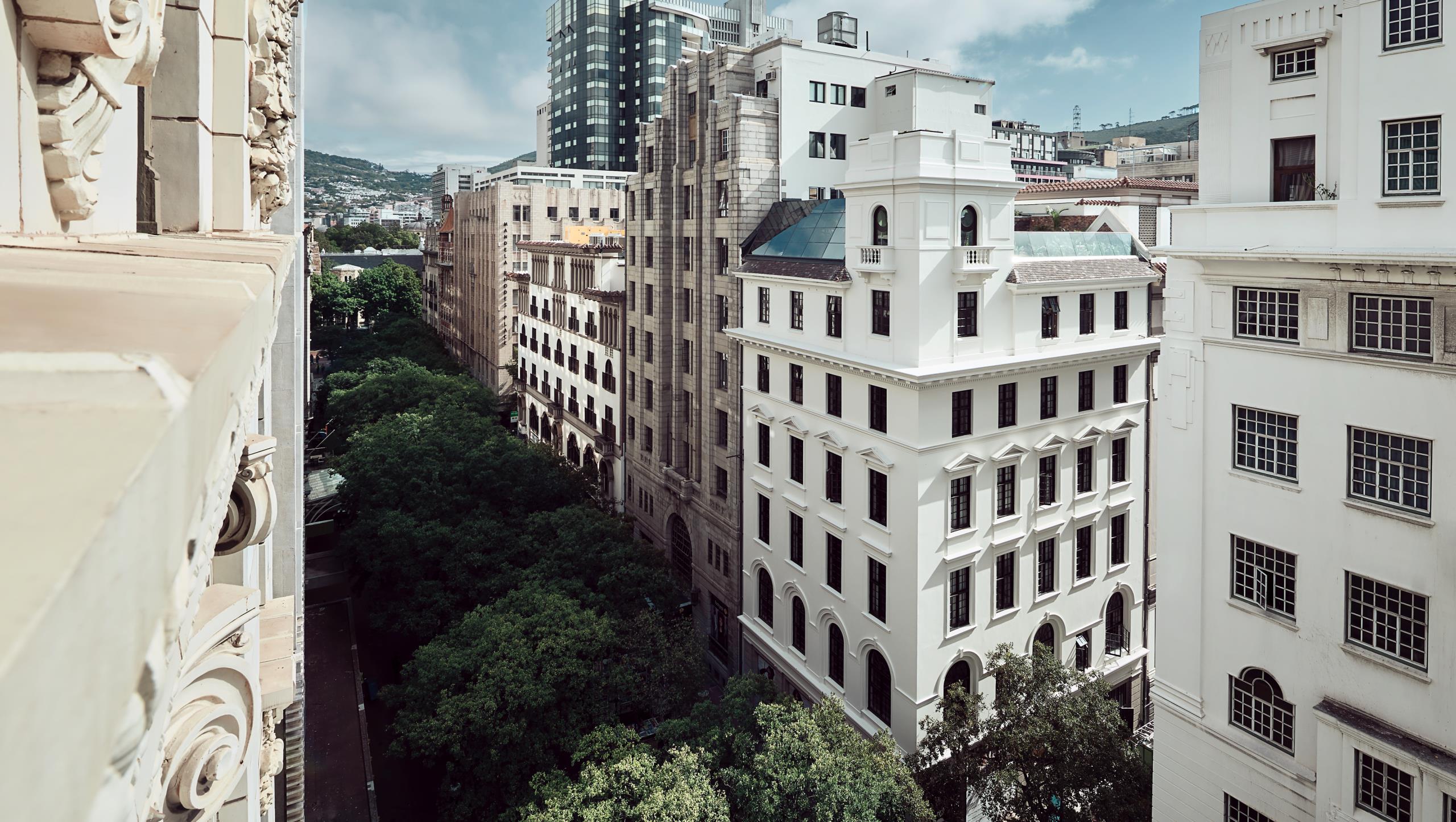 002 Gorgeous George Facade