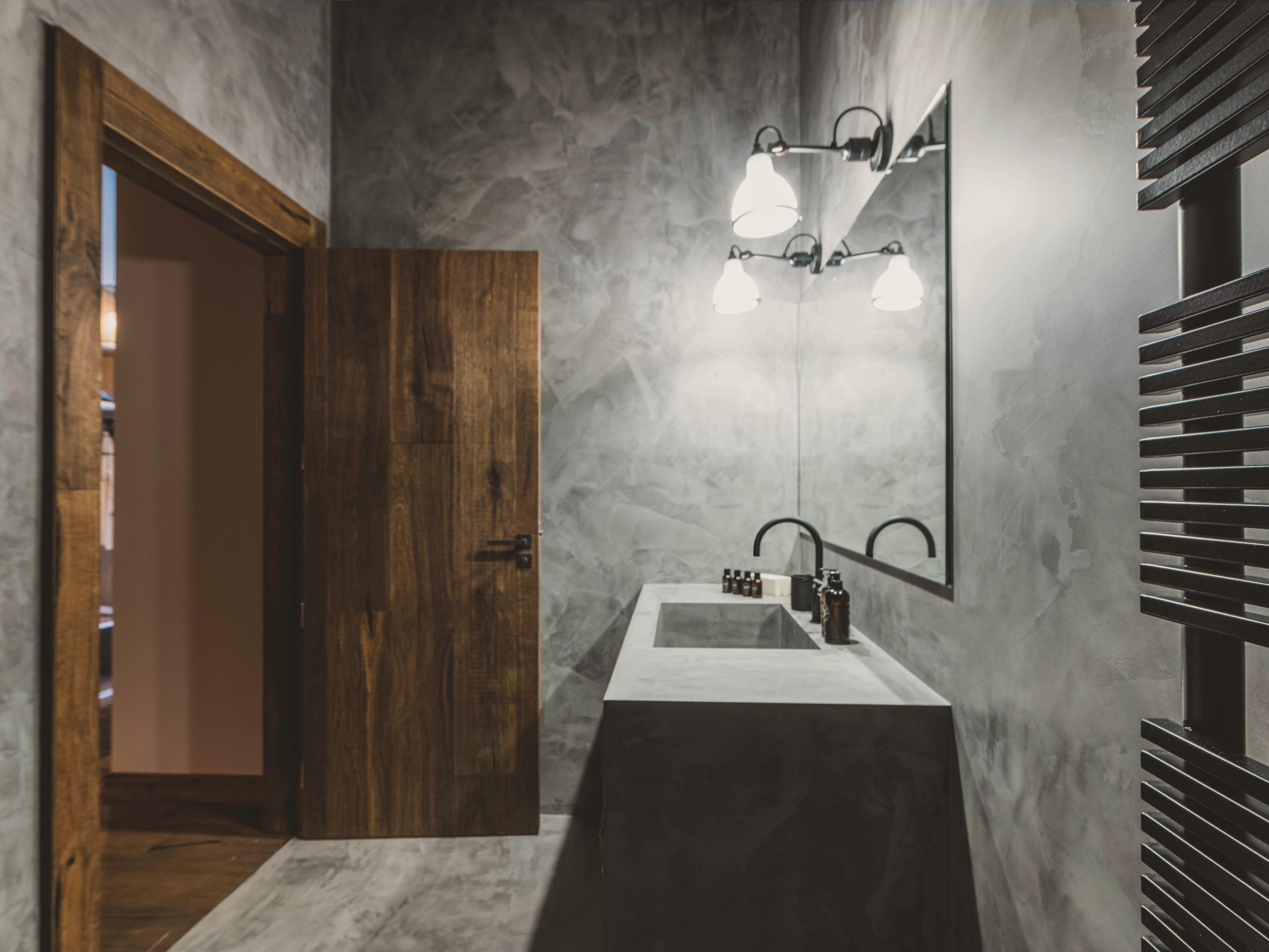 L'Ovella Negra Mountain Lodge Bathroom in Incles Valley