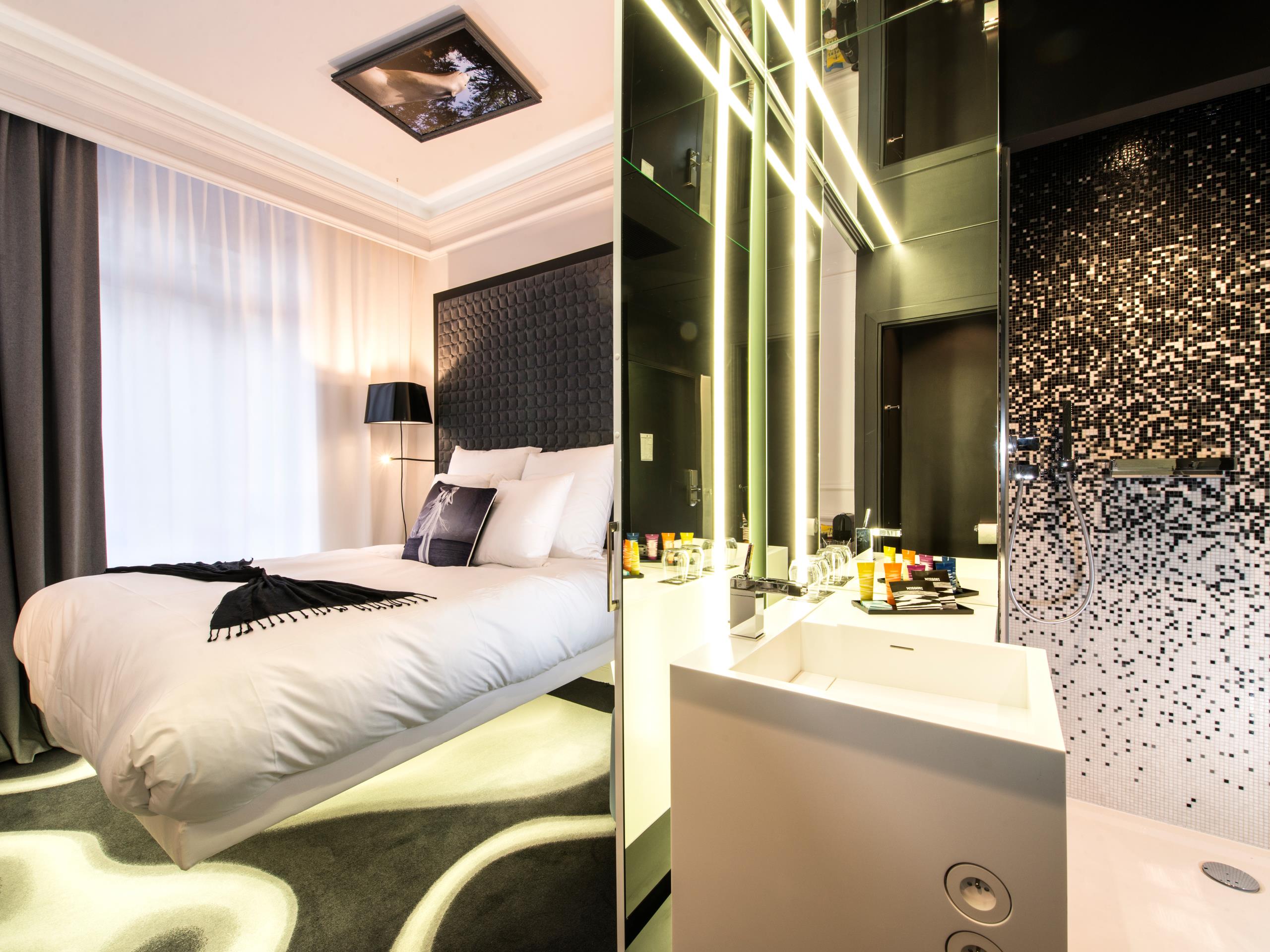 Vertigo Hotel Coccoon R R