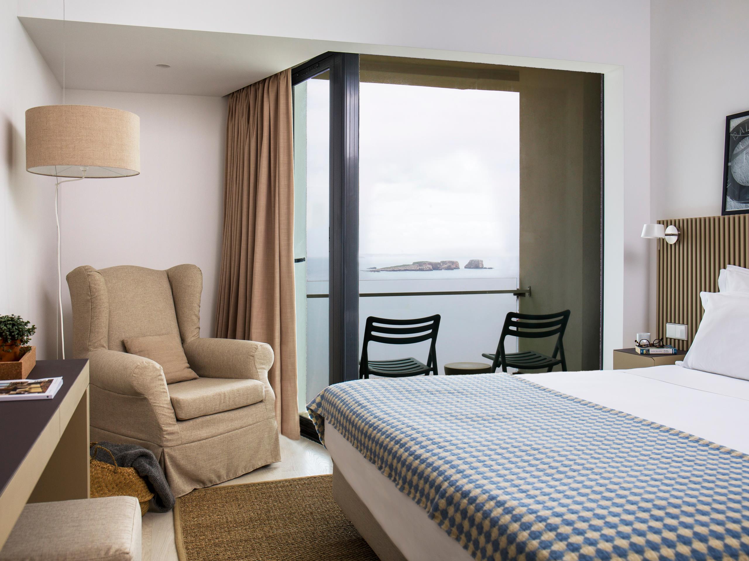 Double Frontal Sea View, Memmo Baleeira