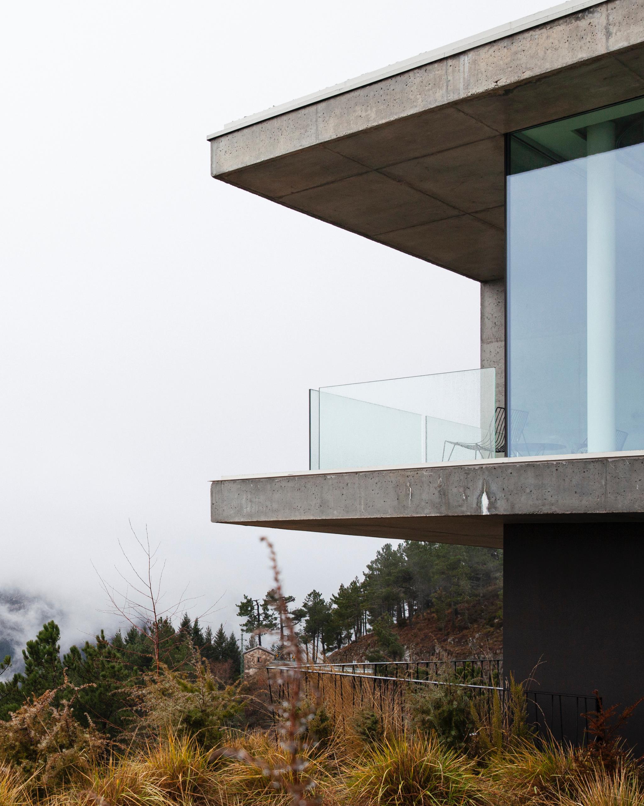 003 Casa Sao Lourenco Architecture Exterior View