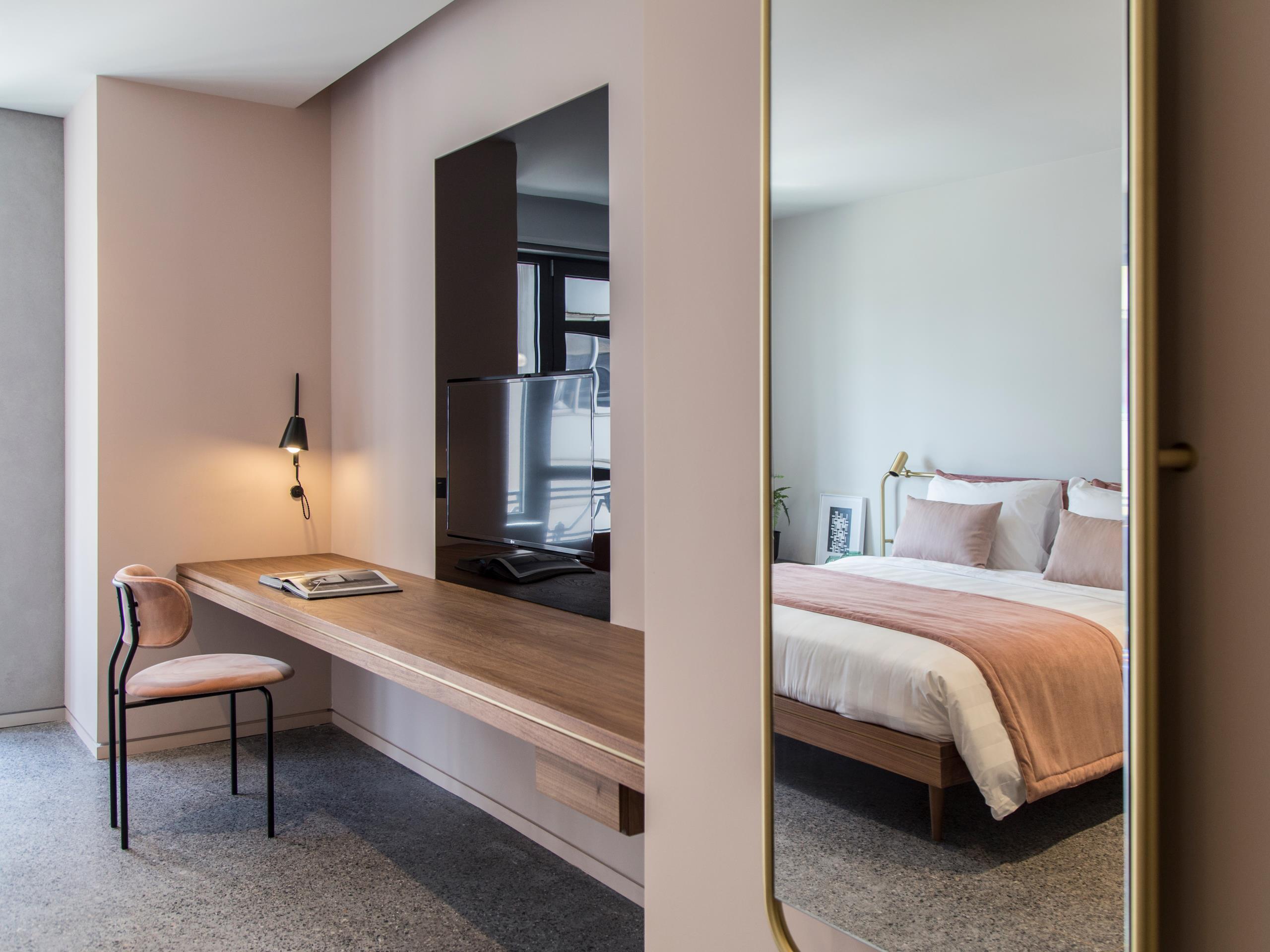 Perianth Suite, Perianth Hotel