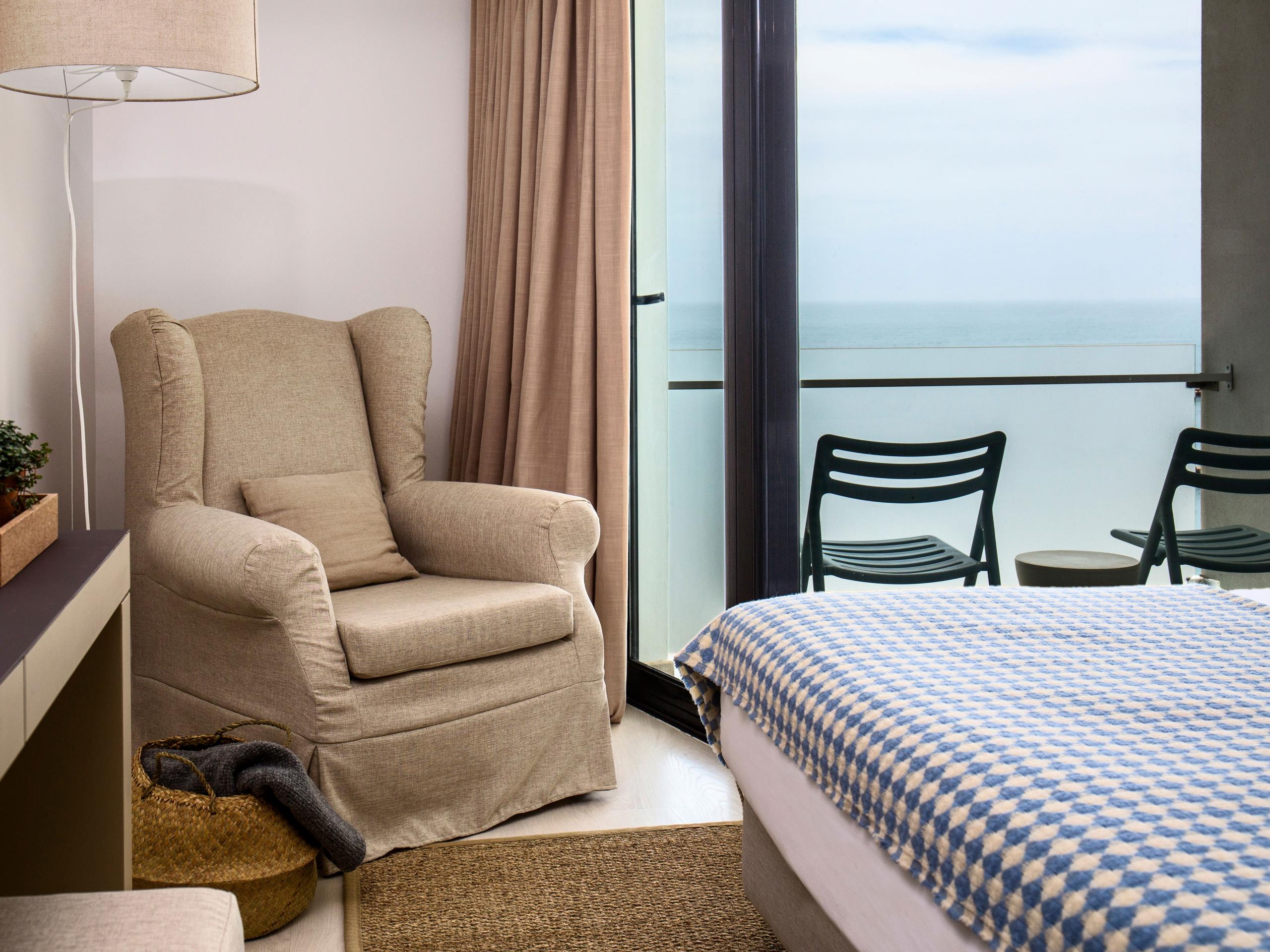 Double Frontal Sea View, Memmo Baleeira