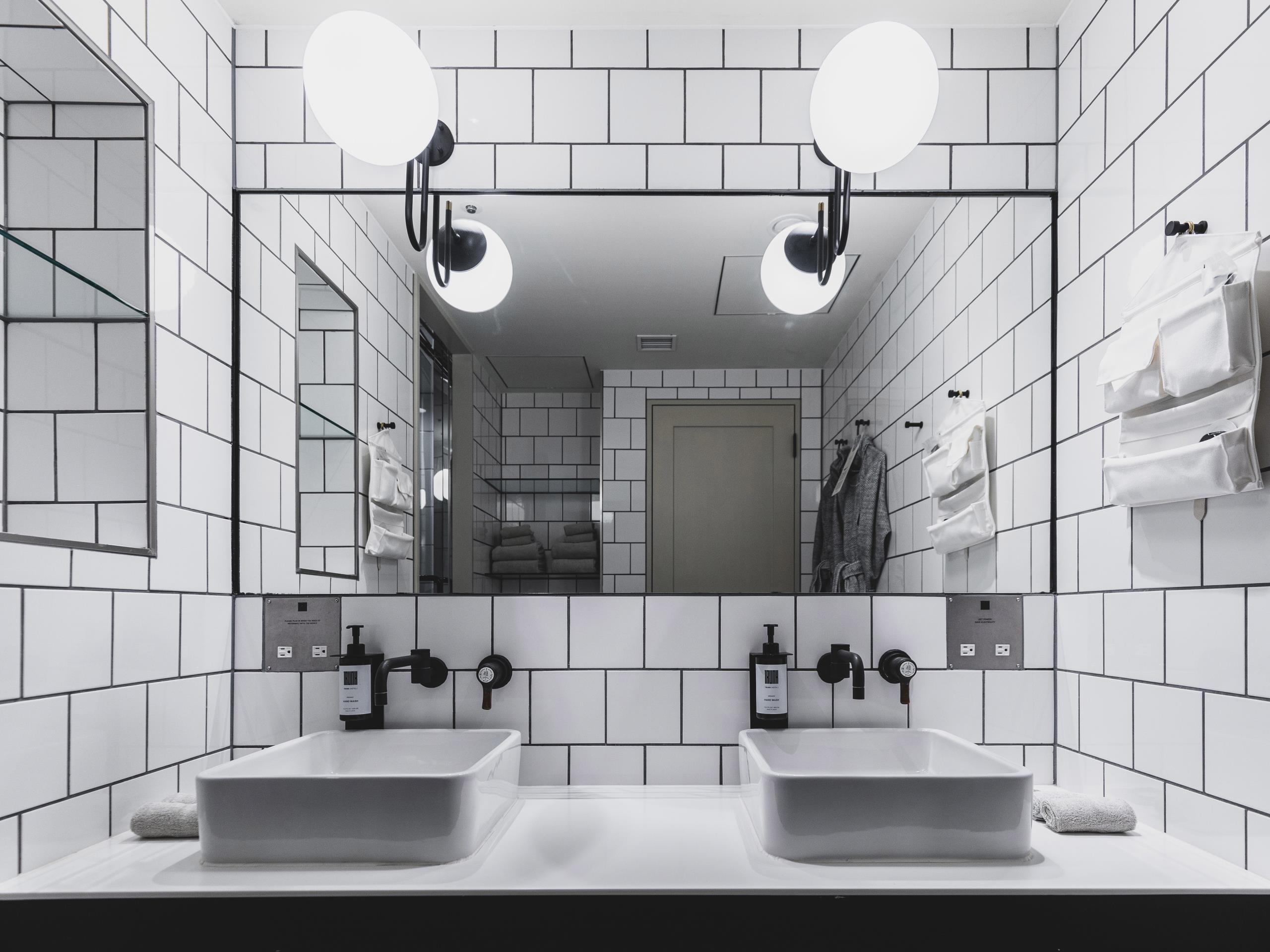 Trunk Hotel Balcony Junior Suite R 06