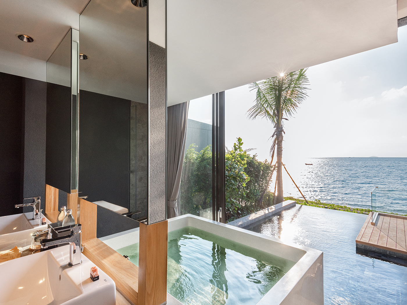 Mason Beachfront Grand Pool Villa R 07