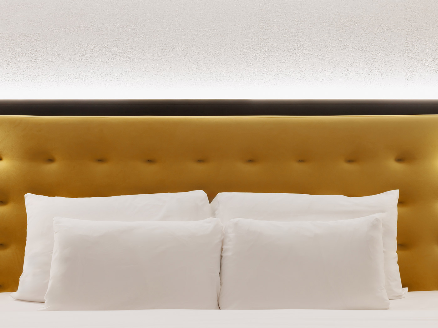 Public House Bangkok Downtown King R V2 01