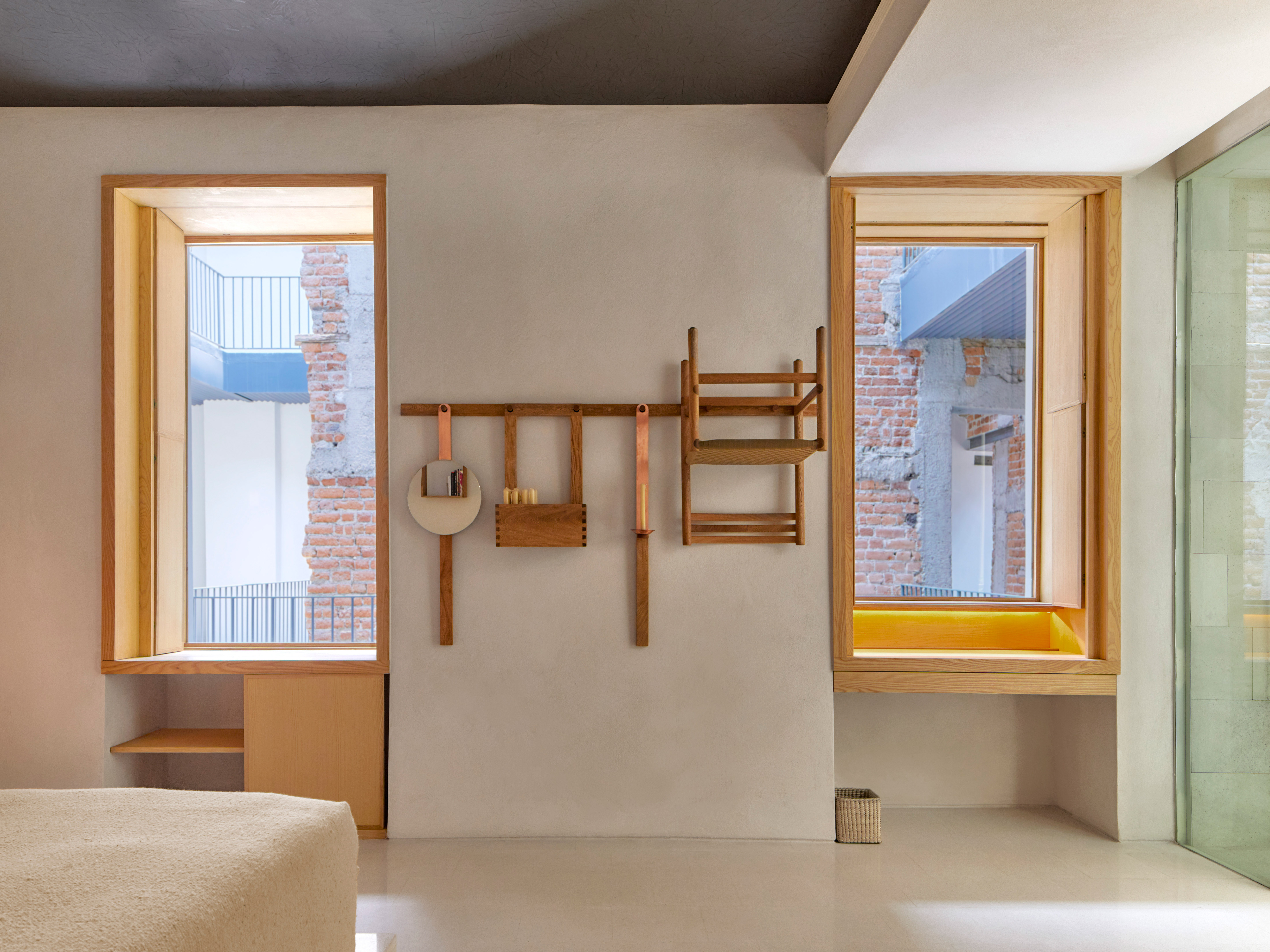 Circulo Mexicano Deluxe Room R 01