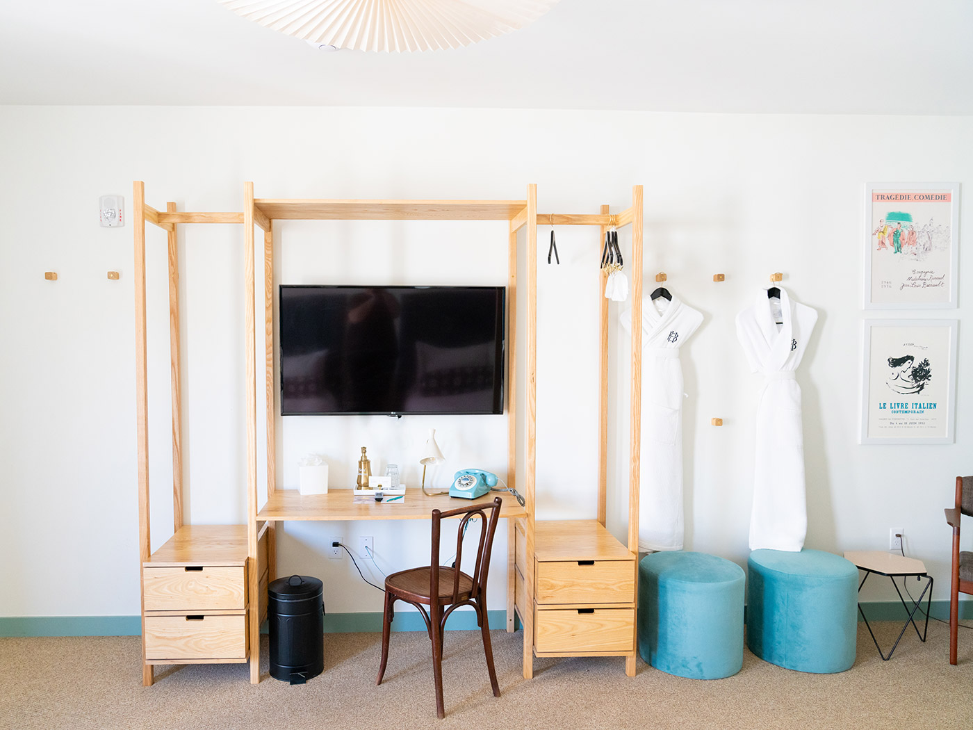 Brandford House Modern Double Queen ADA R 02