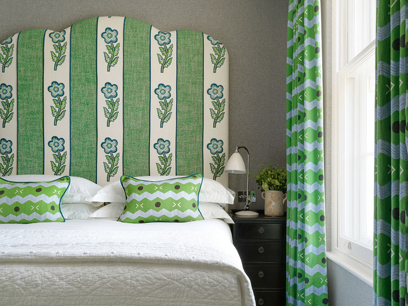 Dorset Square Hotel Deluxe Room V2 R 02