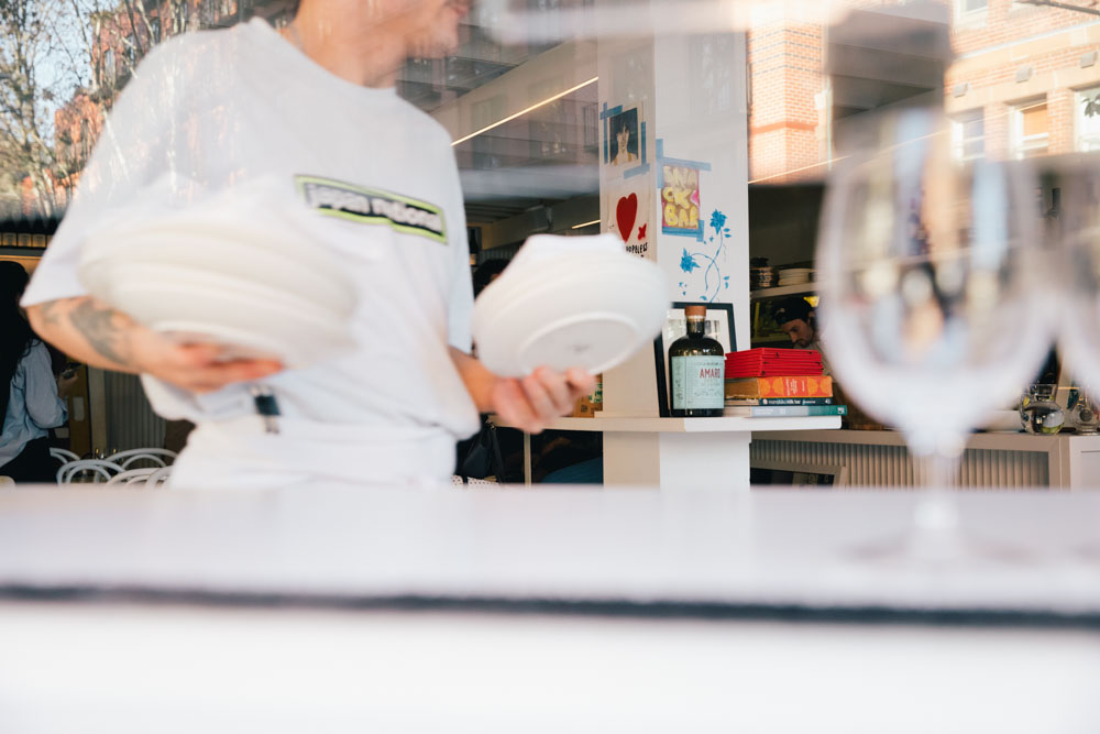 DH SALES24 S Sydney Travelpro 0111