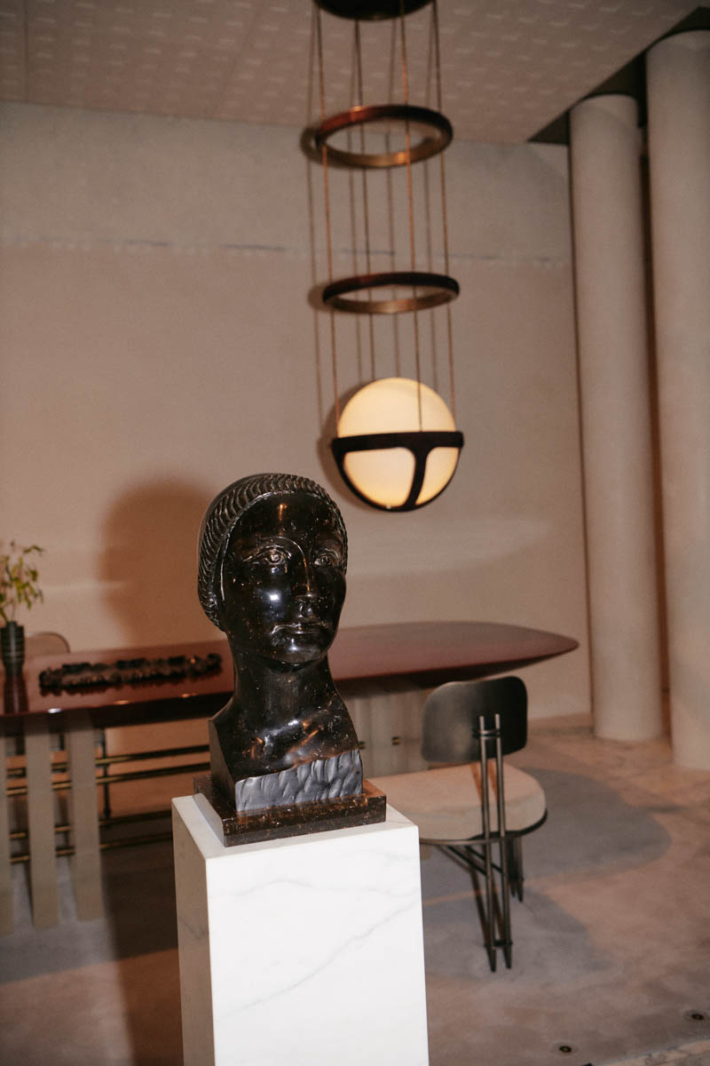 DH SALES23 CE London Apparatus 19