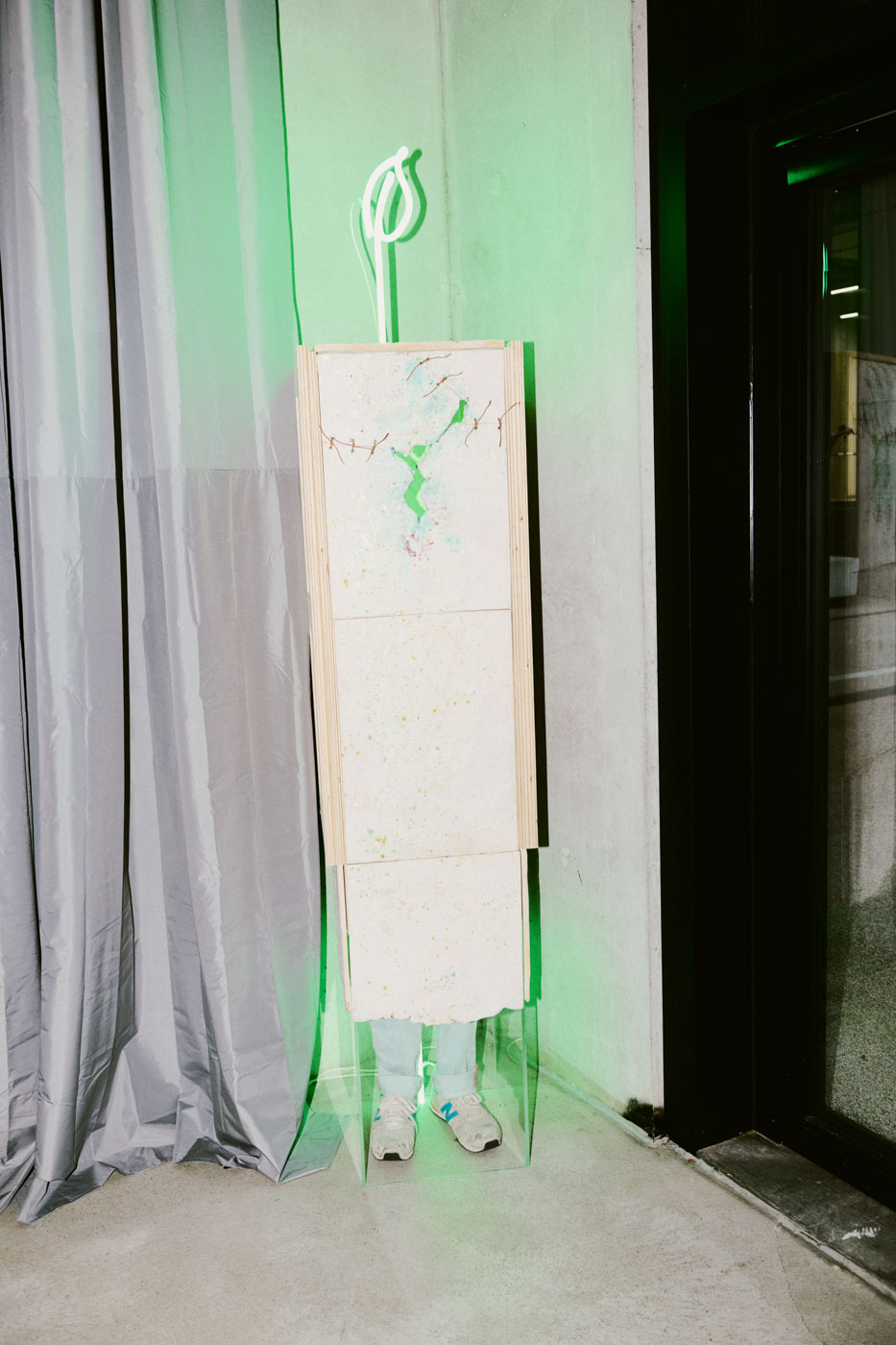 DH24 SALES AEW Geneva Travelpro 08