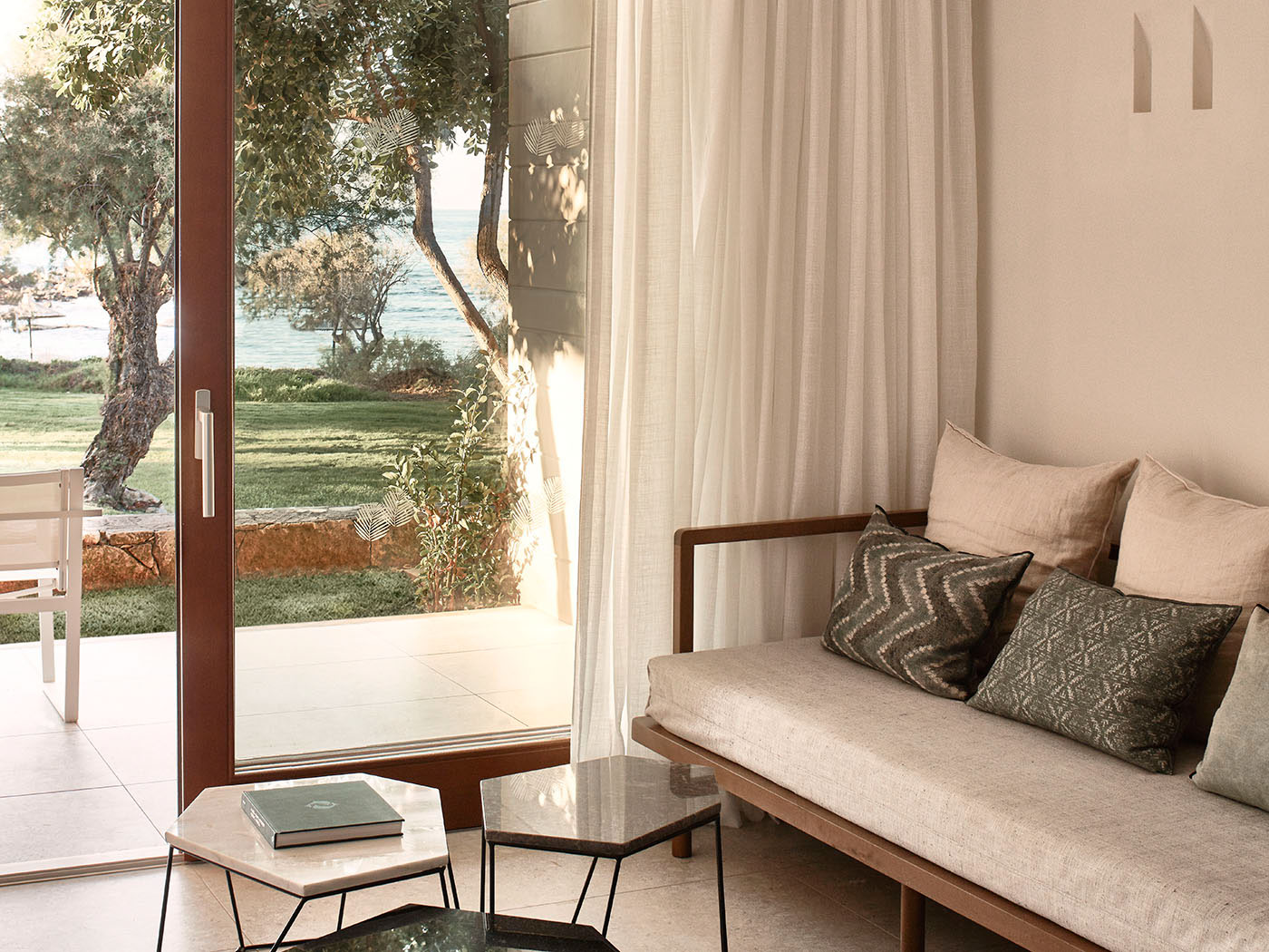 Cretan Malia Park Junior Suite Sea Front V2 R 02 (1)