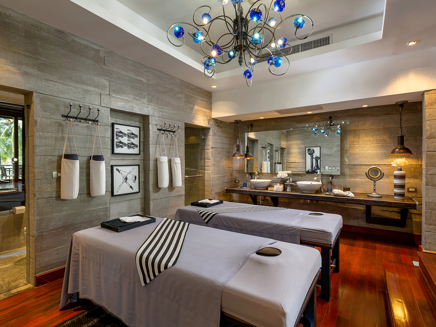 The Slate One Bedroom Pearl Shell Suite V5 R 04