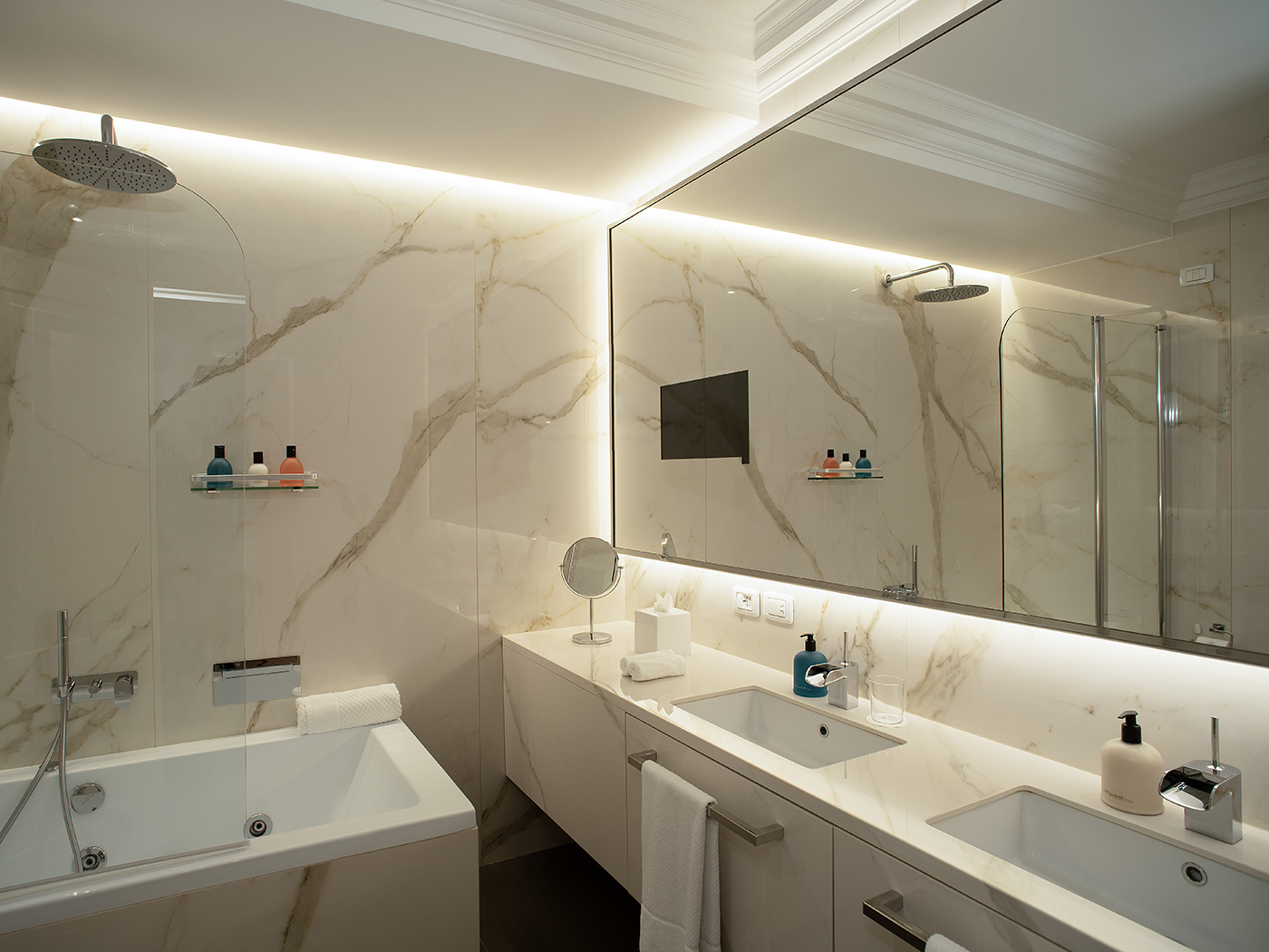 Elizabeth Unique Triple Luxury R 03